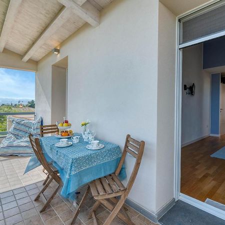 La Casa Degli Ulivi Appartamento In Villa Con Patio クアルトゥ・サンテーレナ エクステリア 写真